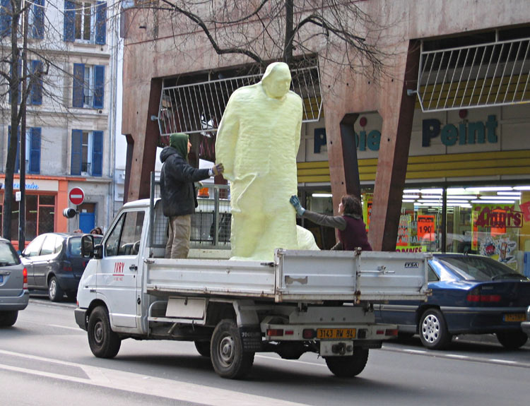 Ghost Winston in Paris